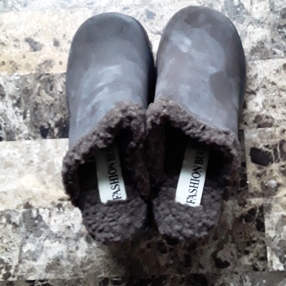 Fashion  bug clogs